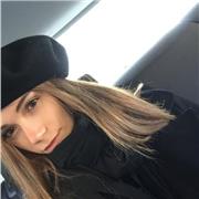 Studentessa diplomata con 100 al liceo classico e appassionata di letteratura italiana, aiuta i ragazzi a un prezzo bassissimo